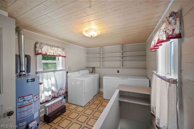 466 Palestine Road, Elizabeth, WV 26143
