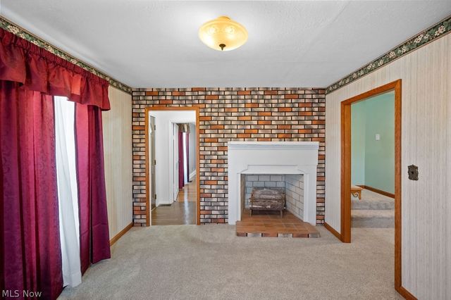466 Palestine Road, Elizabeth, WV 26143