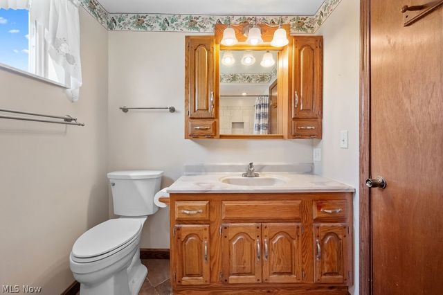 466 Palestine Road, Elizabeth, WV 26143