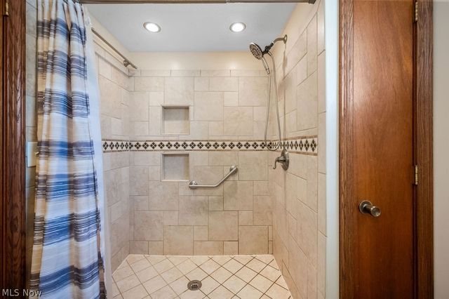 466 Palestine Road, Elizabeth, WV 26143
