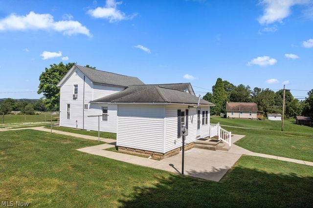 466 Palestine Road, Elizabeth, WV 26143