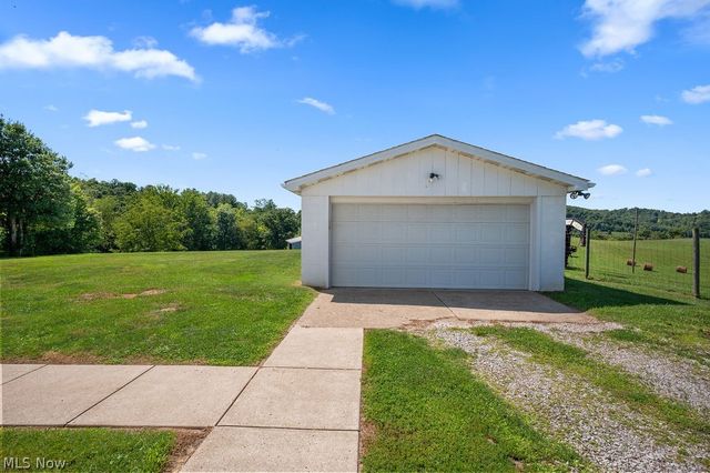 466 Palestine Road, Elizabeth, WV 26143