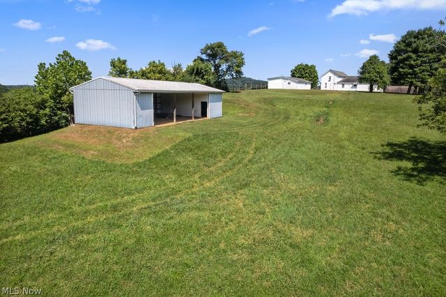 466 Palestine Road, Elizabeth, WV 26143