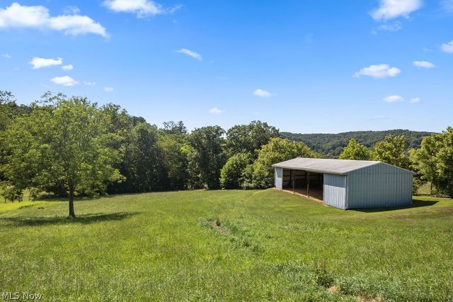 466 Palestine Road, Elizabeth, WV 26143