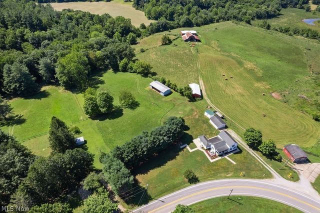 466 Palestine Road, Elizabeth, WV 26143