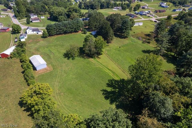 466 Palestine Road, Elizabeth, WV 26143