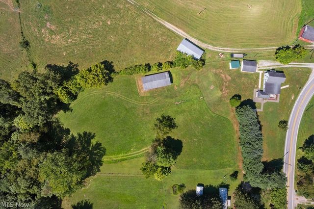 466 Palestine Road, Elizabeth, WV 26143