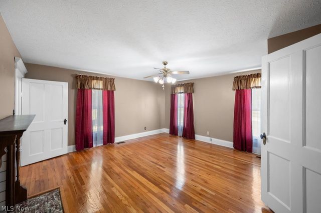 466 Palestine Road, Elizabeth, WV 26143