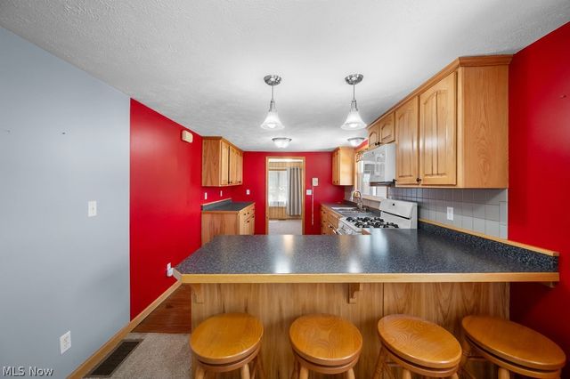 466 Palestine Road, Elizabeth, WV 26143