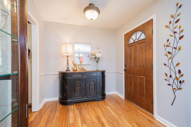209 Cheryl St, Longview, TX 75604