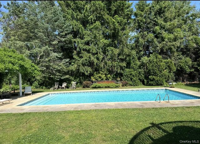 2465 Fairway Drive, Cutchogue, NY 11935