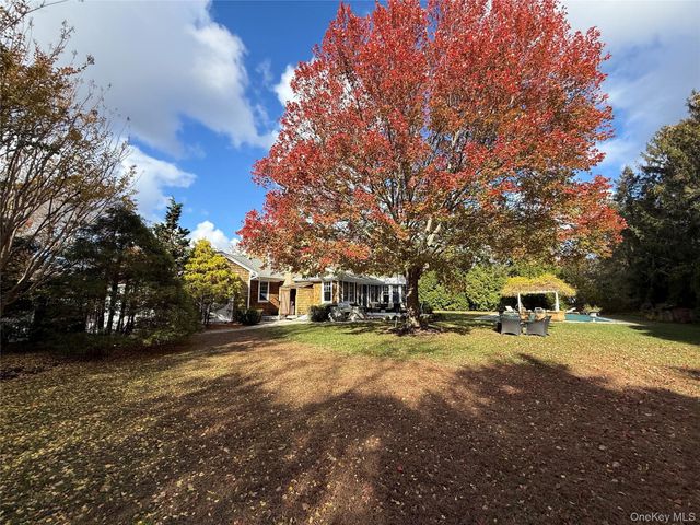 2465 Fairway Drive, Cutchogue, NY 11935
