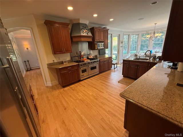 2465 Fairway Drive, Cutchogue, NY 11935