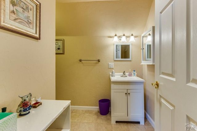 33186 Little Bear Dr, Trinidad, CO 81082