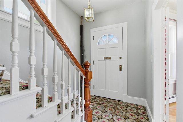 79 Warwick St, Lowell, MA 01851