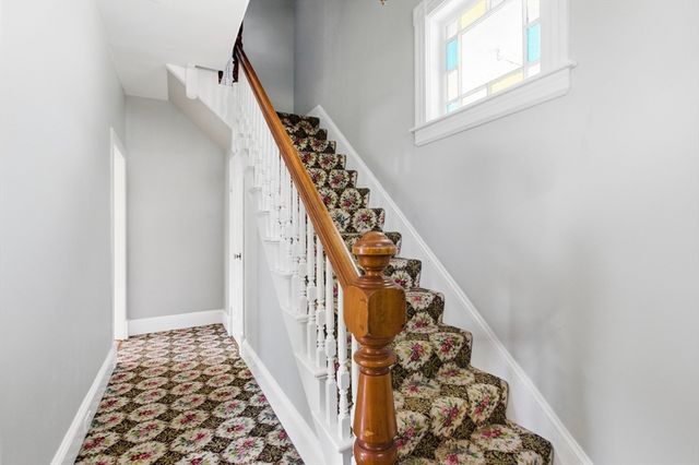 79 Warwick St, Lowell, MA 01851