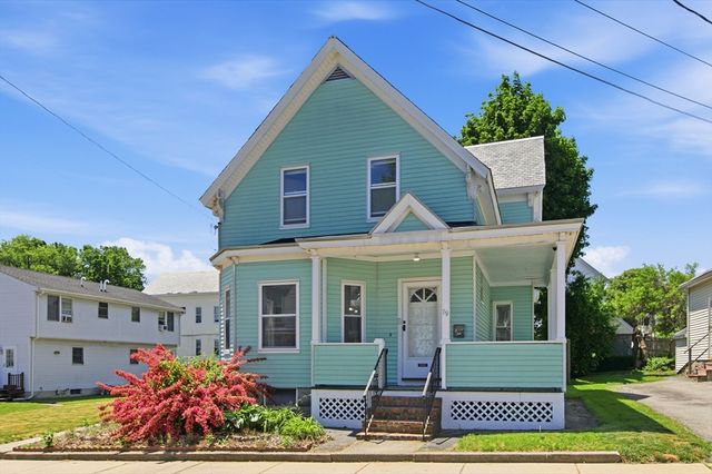 79 Warwick St, Lowell, MA 01851