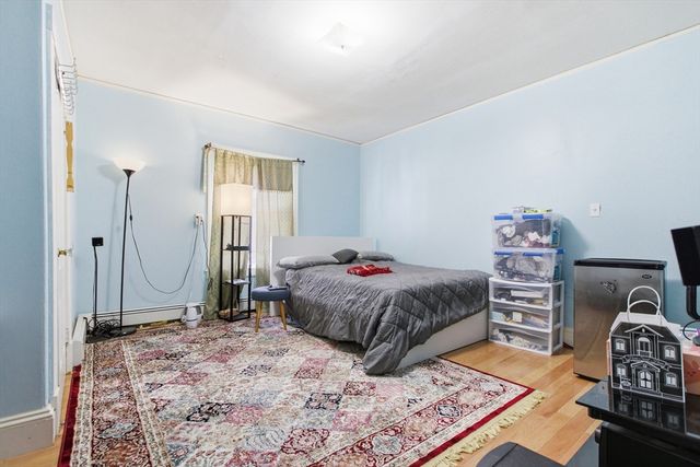 79 Warwick St, Lowell, MA 01851
