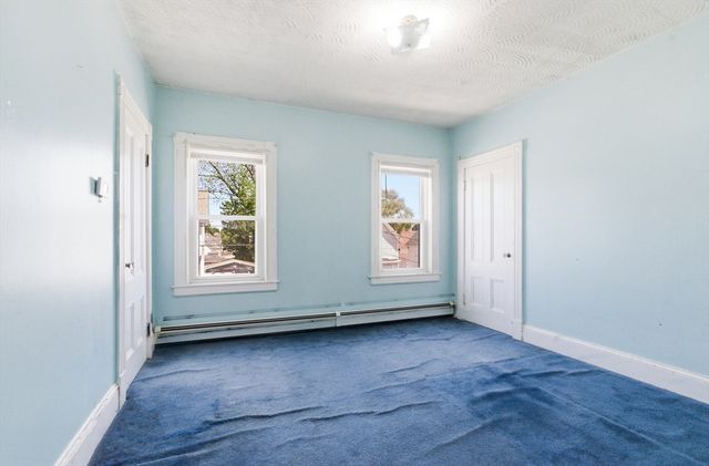 79 Warwick St, Lowell, MA 01851
