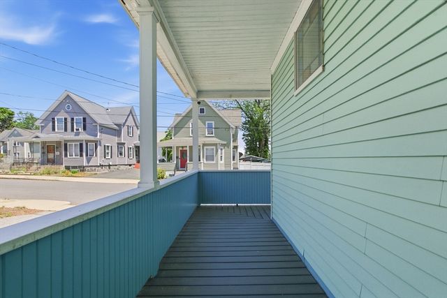 79 Warwick St, Lowell, MA 01851