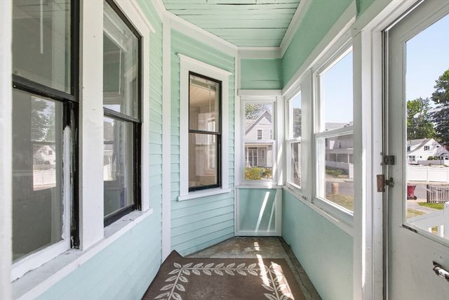 79 Warwick St, Lowell, MA 01851