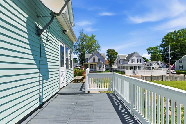 79 Warwick St, Lowell, MA 01851