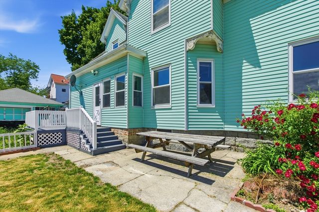 79 Warwick St, Lowell, MA 01851