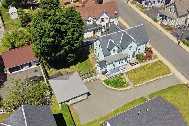79 Warwick St, Lowell, MA 01851