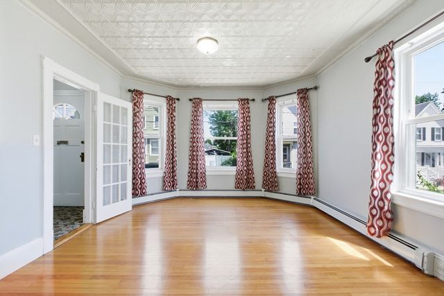 79 Warwick St, Lowell, MA 01851