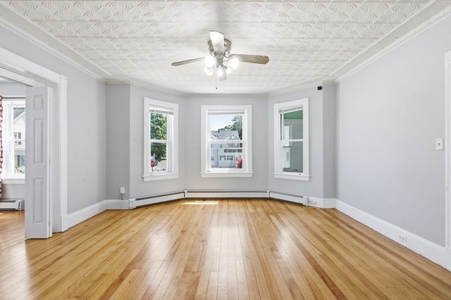 79 Warwick St, Lowell, MA 01851