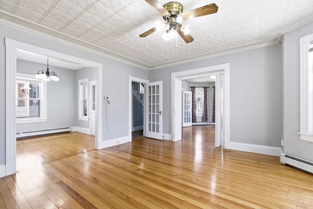 79 Warwick St, Lowell, MA 01851