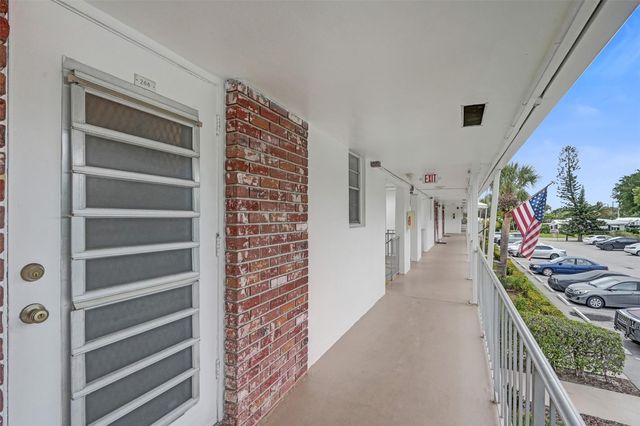 2475 W Golf Boulevard 244, Pompano Beach, FL 33064