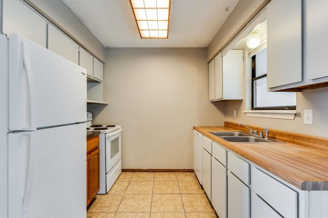 1754 S Edwards Ave, Wichita, KS 67213