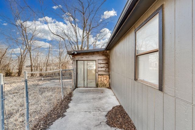 1754 S Edwards Ave, Wichita, KS 67213