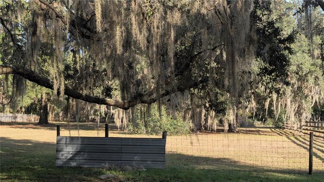 9350 SE 170TH AVENUE ROAD, Ocklawaha, FL 32179