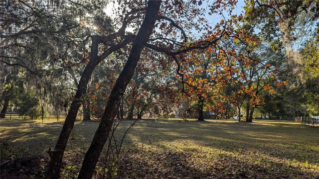 9350 SE 170TH AVENUE ROAD, Ocklawaha, FL 32179