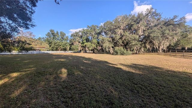 9350 SE 170TH AVENUE ROAD, Ocklawaha, FL 32179
