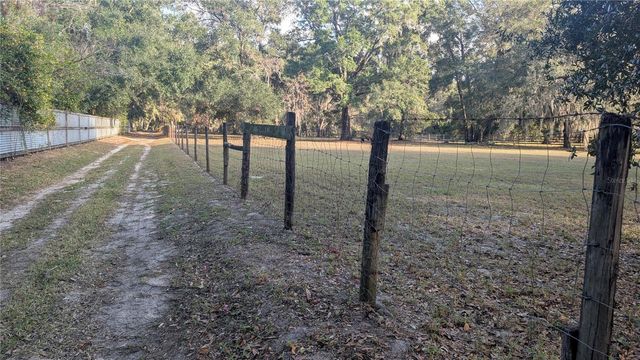 9350 SE 170TH AVENUE ROAD, Ocklawaha, FL 32179