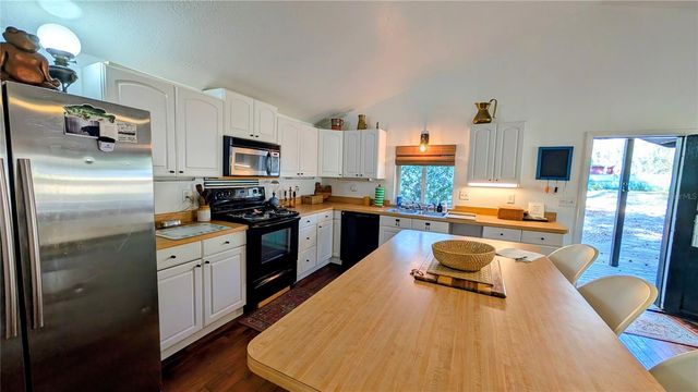 9350 SE 170TH AVENUE ROAD, Ocklawaha, FL 32179