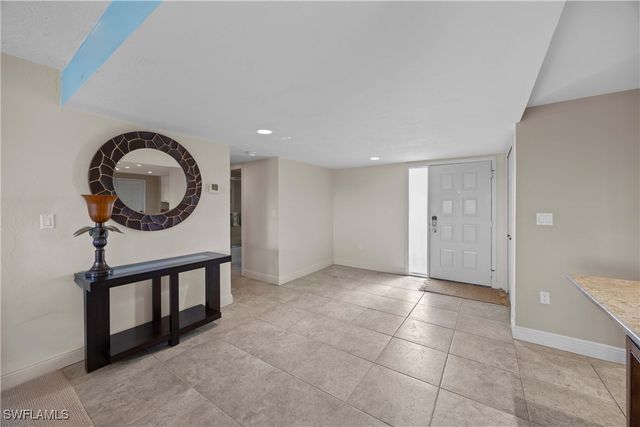 15 Bluebill AVE 103AA, Naples, FL 34108