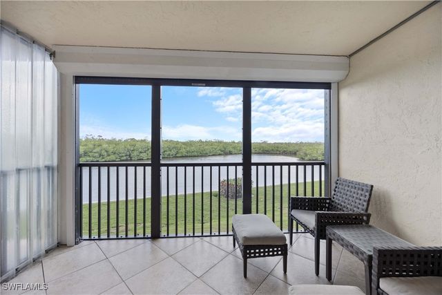 15 Bluebill AVE 103AA, Naples, FL 34108