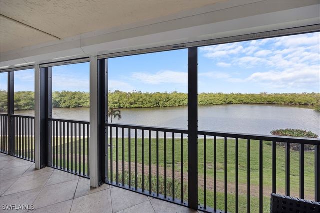 15 Bluebill AVE 103AA, Naples, FL 34108