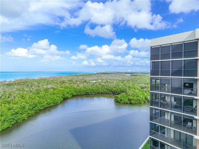 15 Bluebill AVE 103AA, Naples, FL 34108