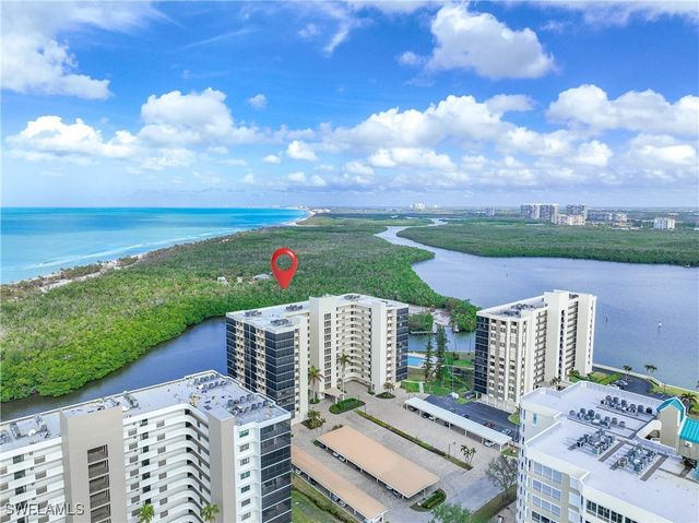 15 Bluebill AVE 103AA, Naples, FL 34108