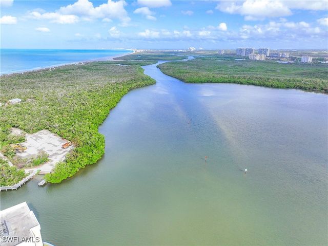 15 Bluebill AVE 103AA, Naples, FL 34108