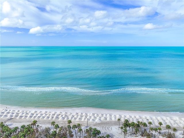 15 Bluebill AVE 103AA, Naples, FL 34108