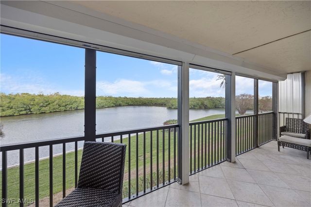 15 Bluebill AVE 103AA, Naples, FL 34108