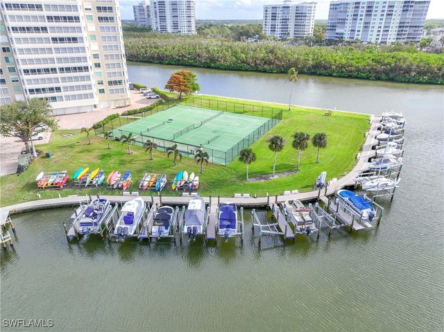 15 Bluebill AVE 103AA, Naples, FL 34108