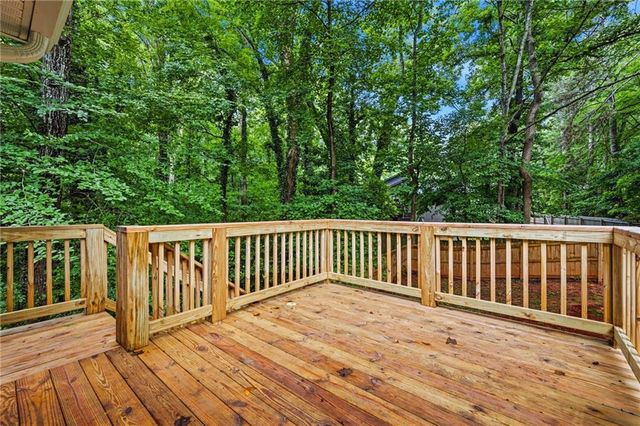 1172 Ridgeside Drive NW, Acworth, GA 30102