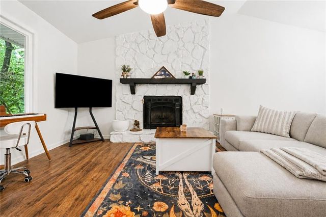 1172 Ridgeside Drive NW, Acworth, GA 30102